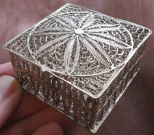 Boîte à grillons ou à bijoux en filigrane argent massif - Art d' Orient d' Asie