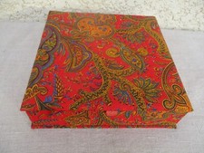 Ancienne boîte à couture ou