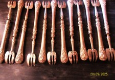 SUITE OF TWELVE SOLID SILVER POINCON OLD OYSTER FORKS