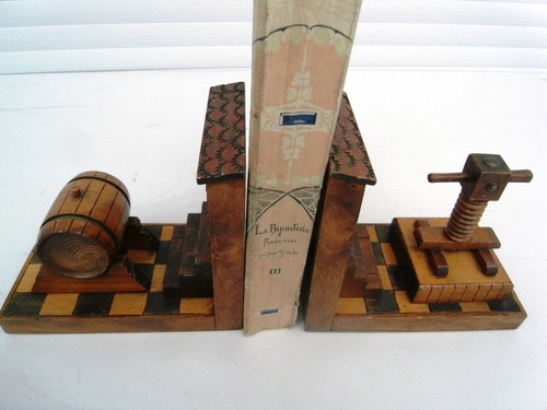 Presse livres bois sculpte - en,