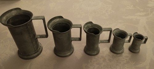 Lot pots étain 0 - 5, en