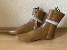 Paire D’embauchoirs Anciens