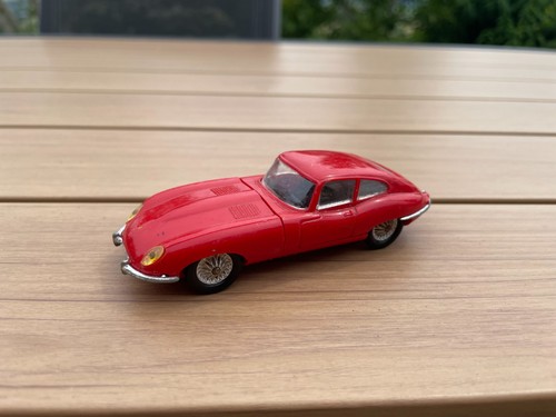 Minialuxe jaguar type rouge - type,