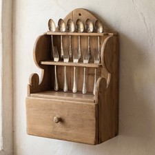 Meubles muraux pour couverts