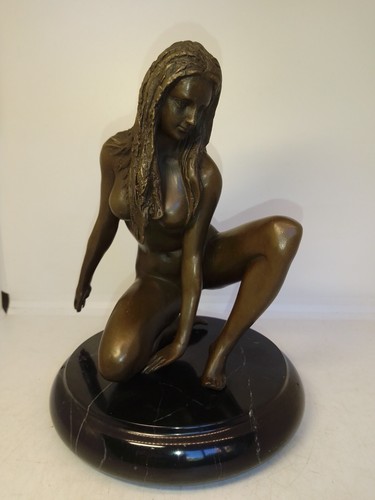 Femme nue bronze - femme, sur