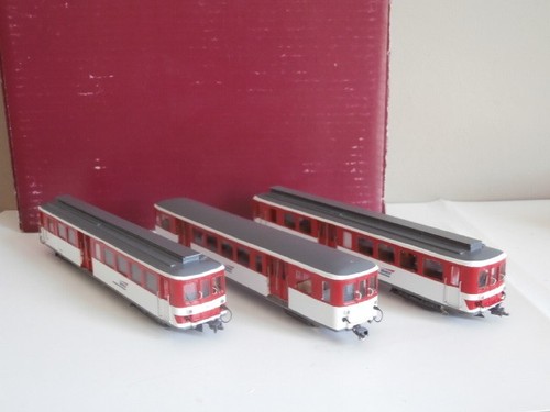 Tres rare echelle hom - tres,