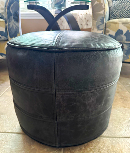 Black round leather pouf - black,