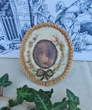 ANCIEN PETIT CADRE  LUMIERE  SOIE  PINCE LITHO ANTOINETTE 19EME broderie