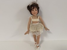 Poupée d'artiste poupée