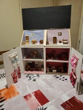 maison de poupées en bois