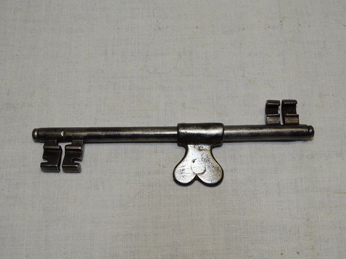 Belle cle papillon passe - -belle,