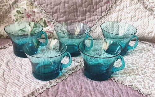 Anciennes tasses verre - 5, en