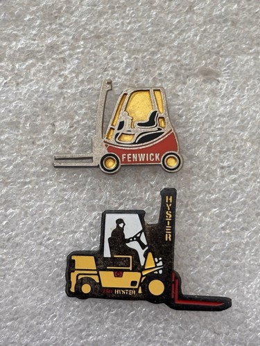 Lot pin s - pin's, chariot