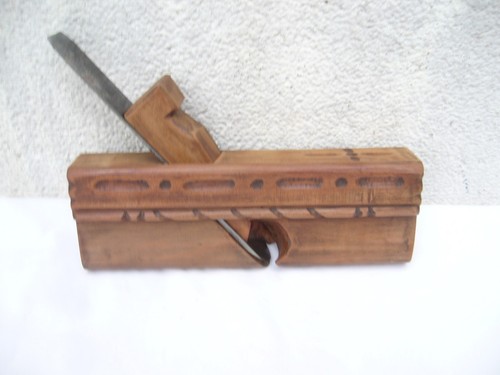 Menuisier rabot bouvet - menuisier,