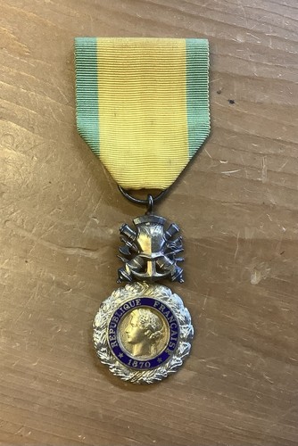 Medaille militaire francaise - medaille,