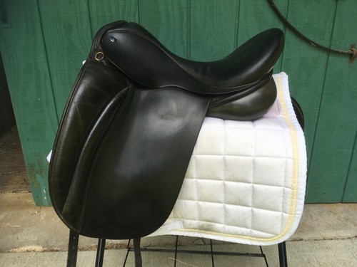 Hulesbos dressage saddle - 17",