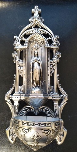 Ancien bénitier chevet - de,
