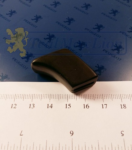 Bouton plastique noir commande