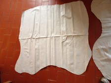Peau vache,vachette .Cuir blanc.1 m2.Epaisseur environ 1 mm.