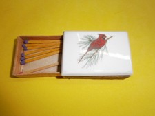 boite d'allumettes vintage avec une plaque de faice et peinture d un oiseau