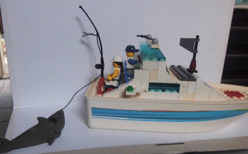 Bateau lego requin pas - pas, de