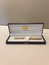 Stylo plume plaqué or Caran d'ache