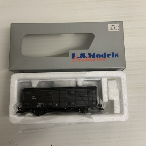 Train models 30026 - train,