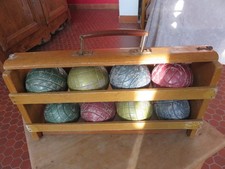 Casier Porte boule de pétanque en bois ancien, support boule de pétanque