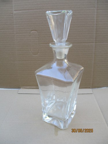Belle carafe vin verre - à,