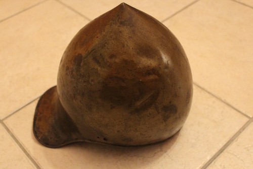 Casque style militaire ancien - casque,