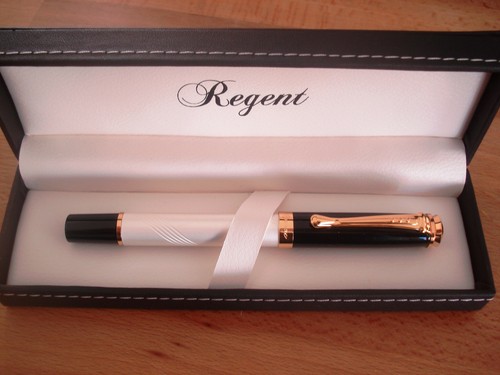 Stylo plume laqué noir - noir, blanc