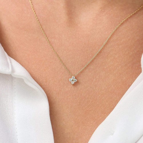 Collier doux avec petites