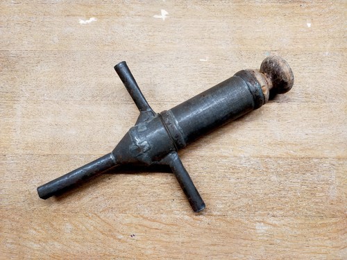 Ancien poussoir saucisse - à,