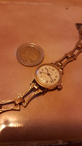 Très jolie montre femme - ,