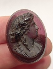 Camee ancien pate verre profil