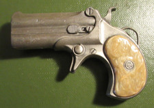 Vintage Bergamot Brass Works 1978 Hand Gun Derringer Belt Buckle Pistol F-156