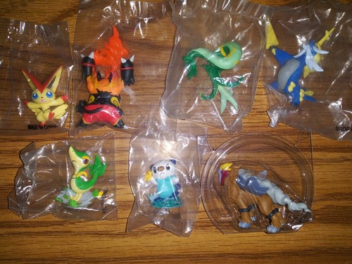 Pokemon figurines lot 7 - lot, of