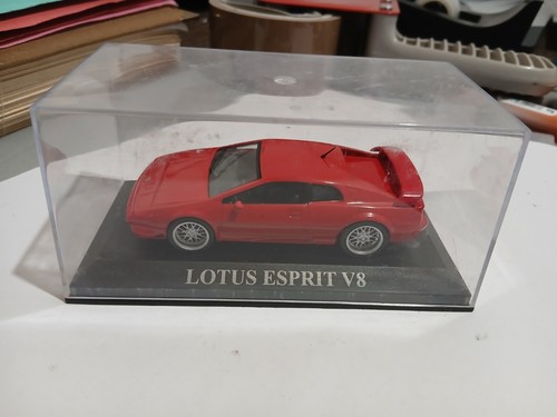 Lotus esprit rouge ixo - v8,