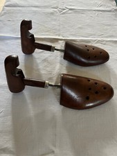 Paire d'embauchoirs articulés