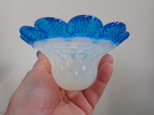 Ancien plafonnier tulipe - ancien,