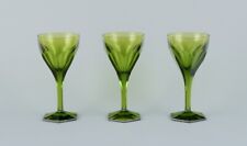 Val St. Lambert, Belgique.  Trois verres à vin blanc vert Legagneux