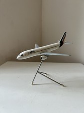 Miniature Avion Airbus airbus industrie A320 space models industrial