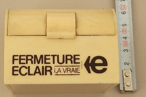 Ancienne boite puplicitaire - ancienne,