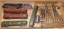Marklin Mixed Era Set HO Train Steam Locomotive w/4 Cars & Loads of Track - READ