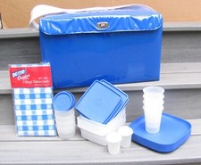 Vintage 1970's Tupperware Picnic Set Cooler Blue Insulated Tote & 4 Place Sets