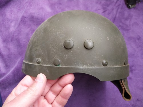 Ancien casque léger des chars