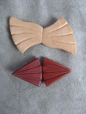 DEUX BOUCLES DE CEINTURE VINTAGE.