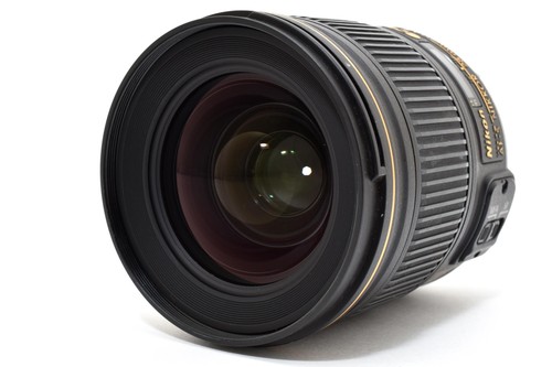 Objectif grand angle nikon - grand,