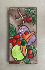 Plaque en céramique émaillée fruits de La Grange Vallauris