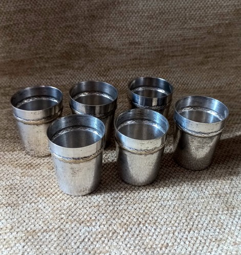 Lot mini gobelets à - 6,